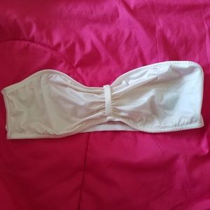 White and strapless bralette top